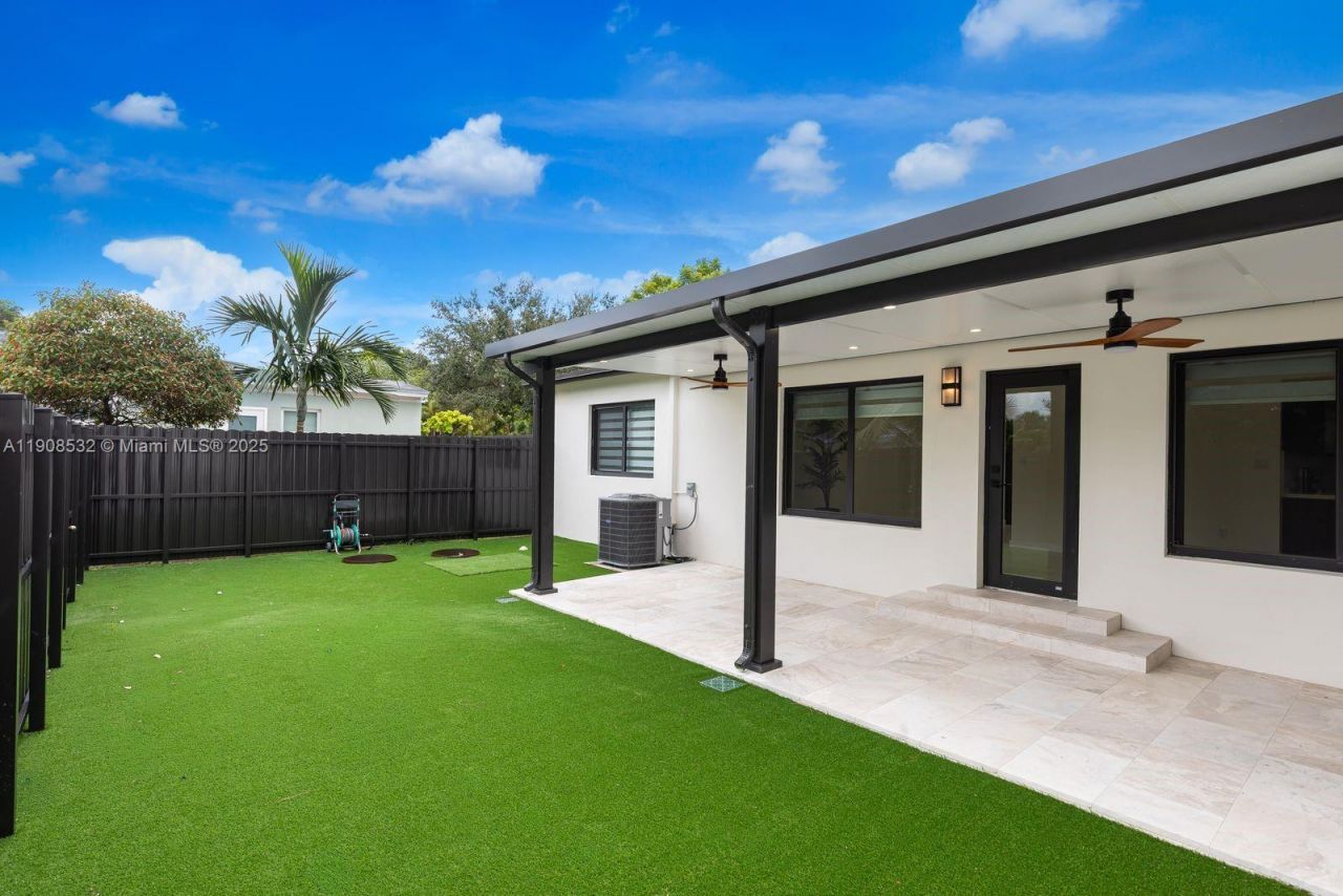 5641 SW 67th Ave, South Miami, FL 33143 Photo