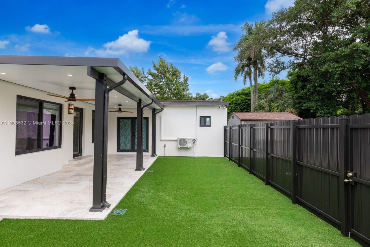 5641 SW 67th Ave, South Miami, FL 33143 Photo