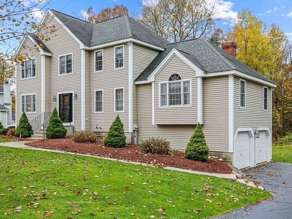 5 Wildflower Dr, Sutton, MA 01590
