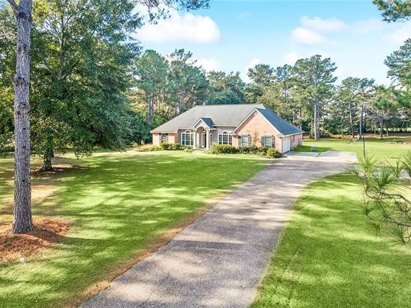 204 CHURCHILL DOWNS Drive, Bush, LA 70431