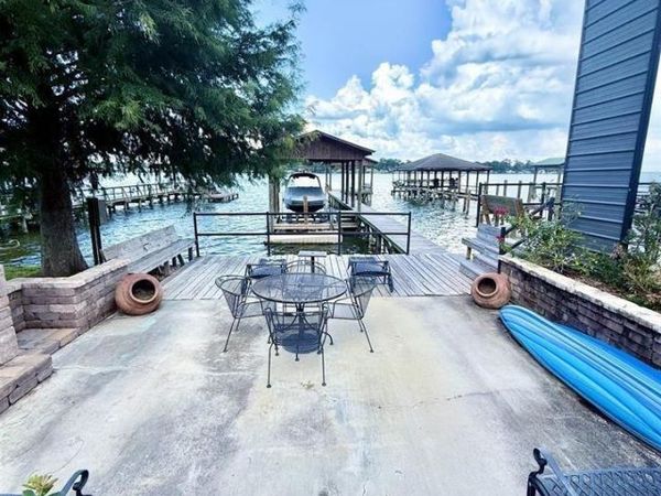 8052 False River Rd, Oscar, LA 70762