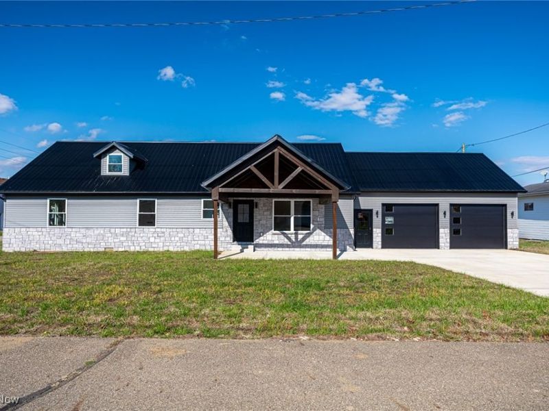 950 Beech Street, Newcomerstown, OH 43832 Photo 2