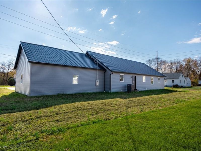 950 Beech Street, Newcomerstown, OH 43832 Photo 6