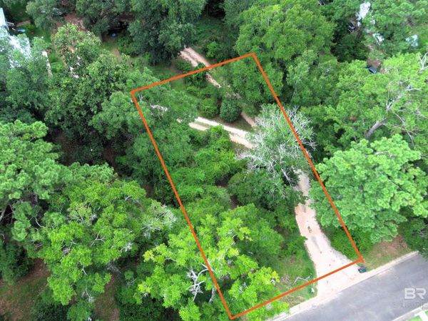 104 Laurel Avenue, Fairhope, AL 36532