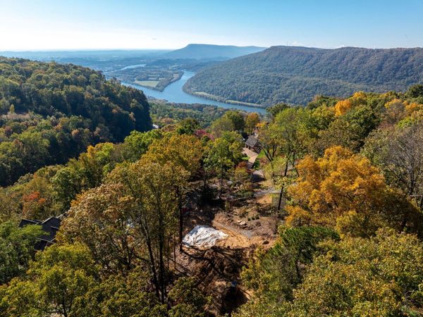 204 Mathes Lane, Signal Mountain, TN 37377