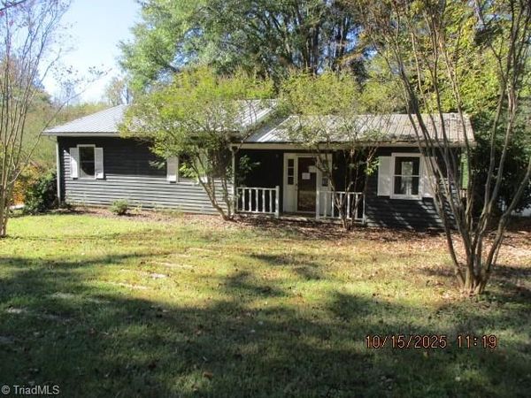 107 Glenwood Avenue, Jonesville, NC 28642