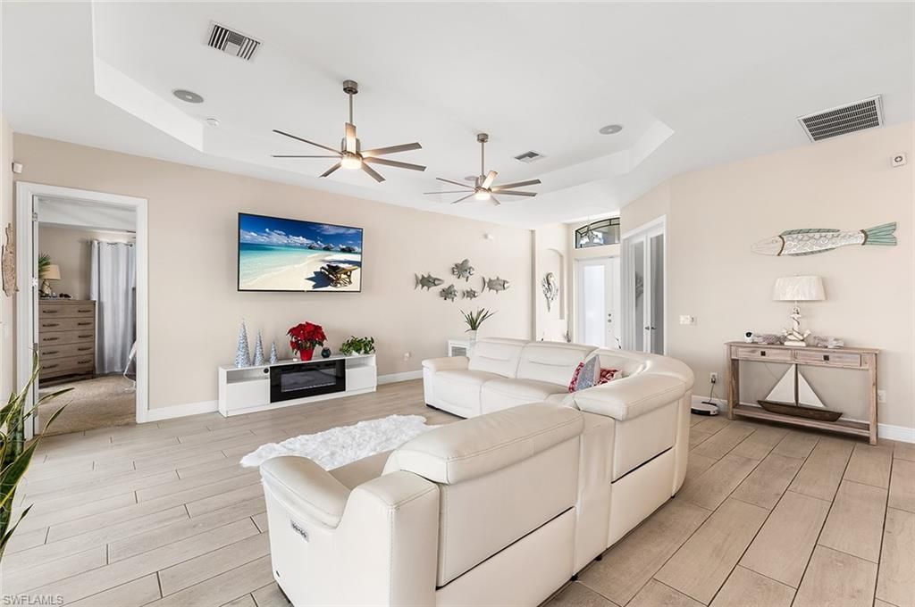 302 NW 32nd Pl, Cape Coral, FL 33993 Photo