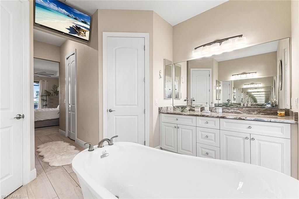 302 NW 32nd Pl, Cape Coral, FL 33993 Photo