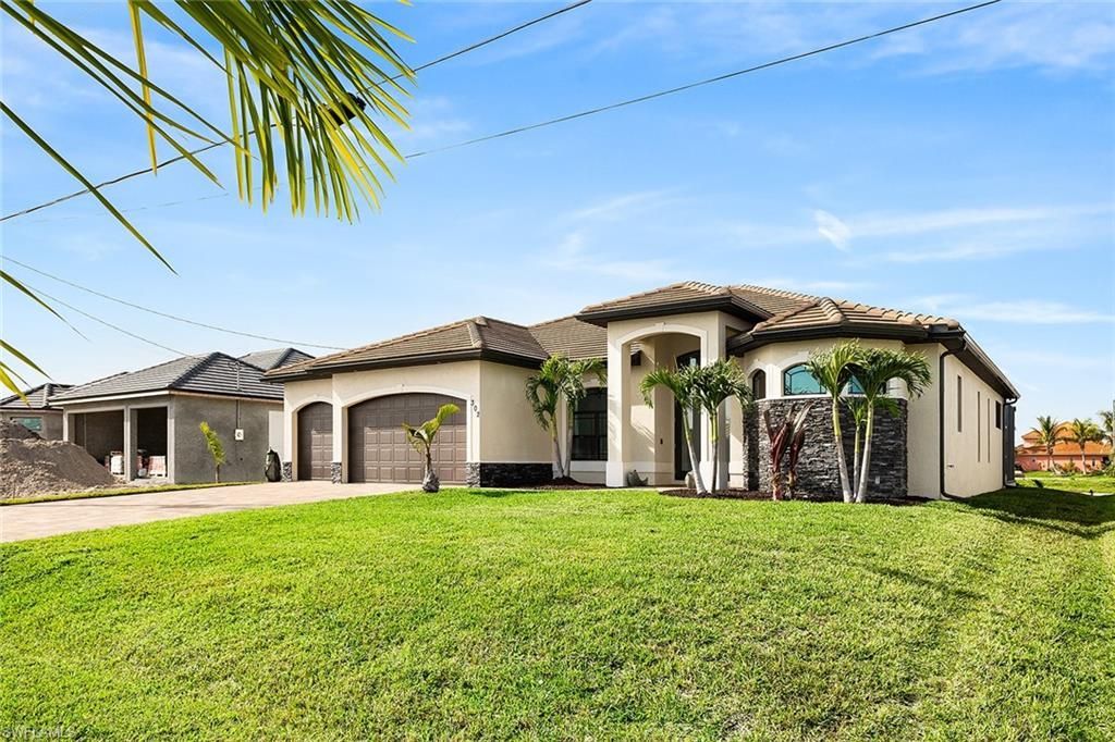 302 NW 32nd Pl, Cape Coral, FL 33993 Photo