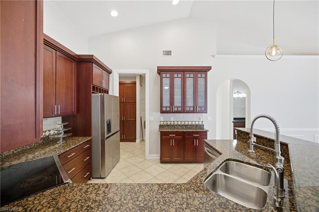 2538 SW 35th Ln, Cape Coral, FL 33914 Photo