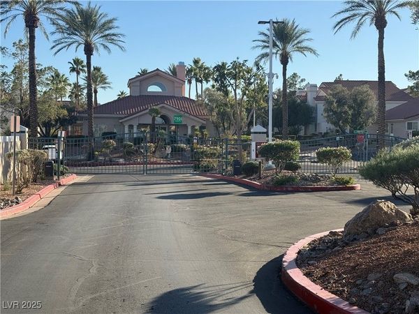 557 Yacht Harbor Drive, Las Vegas, NV 89145