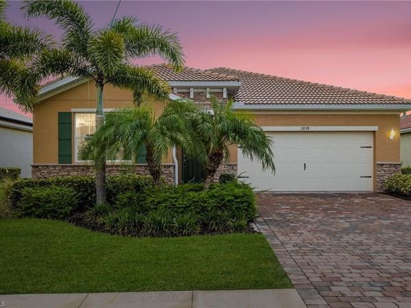 2899 Sunset Pointe CIR, CAPE CORAL, FL 33914