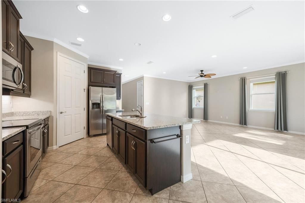 2899 Sunset Pointe Cir, Cape Coral, FL 33914 Photo