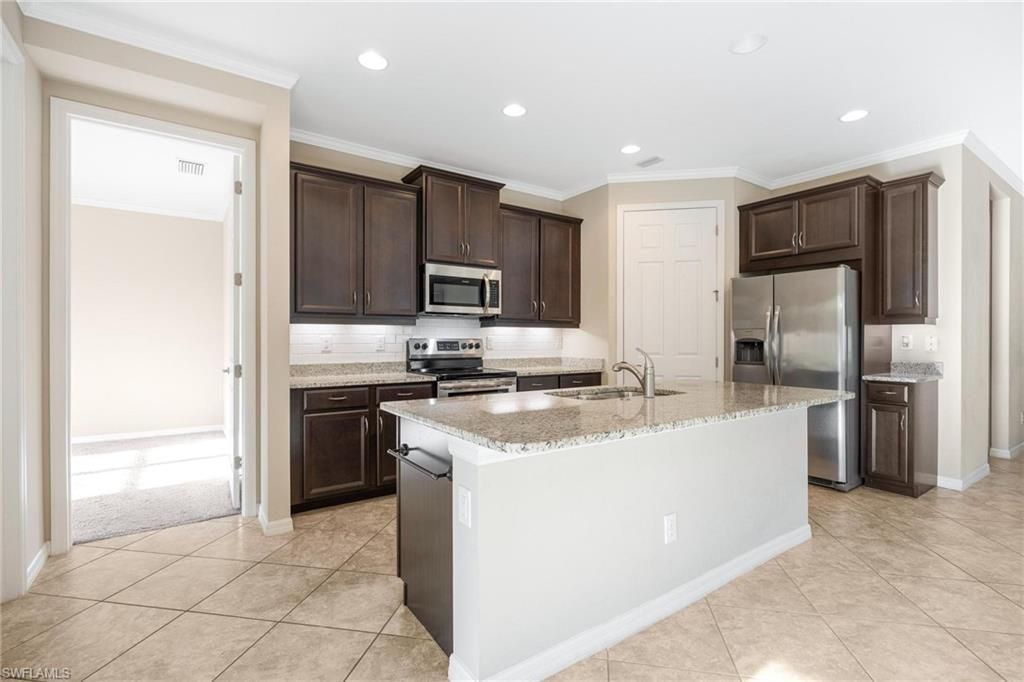 2899 Sunset Pointe Cir, Cape Coral, FL 33914 Photo