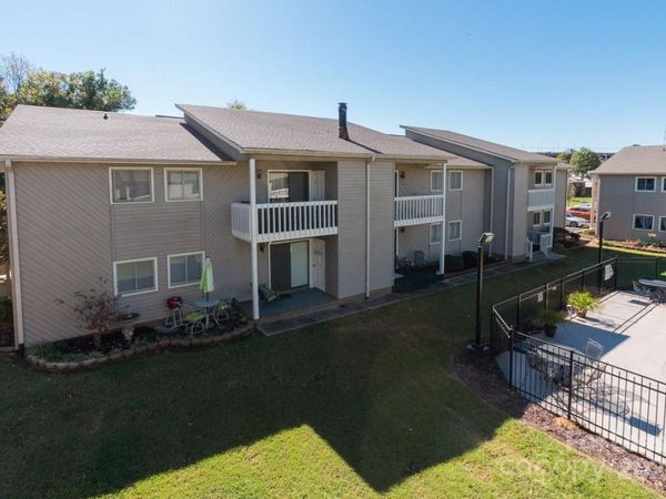 140 Lake Concord Road NE, Unit B4, Concord, NC 28025