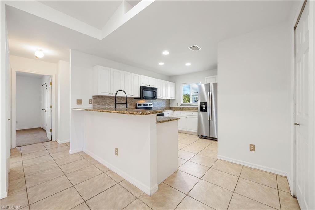 2107 SW 12th Ter, Cape Coral, FL 33991 Photo