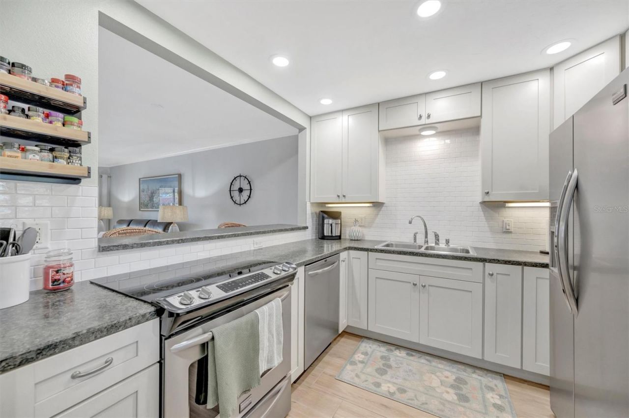 4110 Catalina Drive, Bradenton, FL 34210 Photo