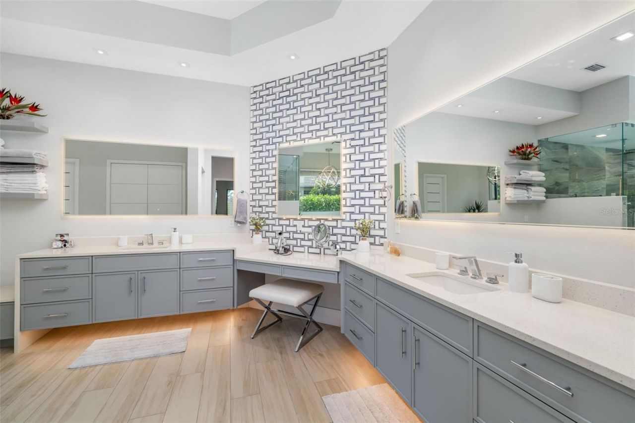 3236 Founders Club Drive, Sarasota, FL 34240 Photo