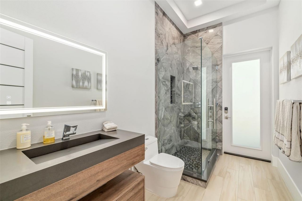 3236 Founders Club Drive, Sarasota, FL 34240 Photo