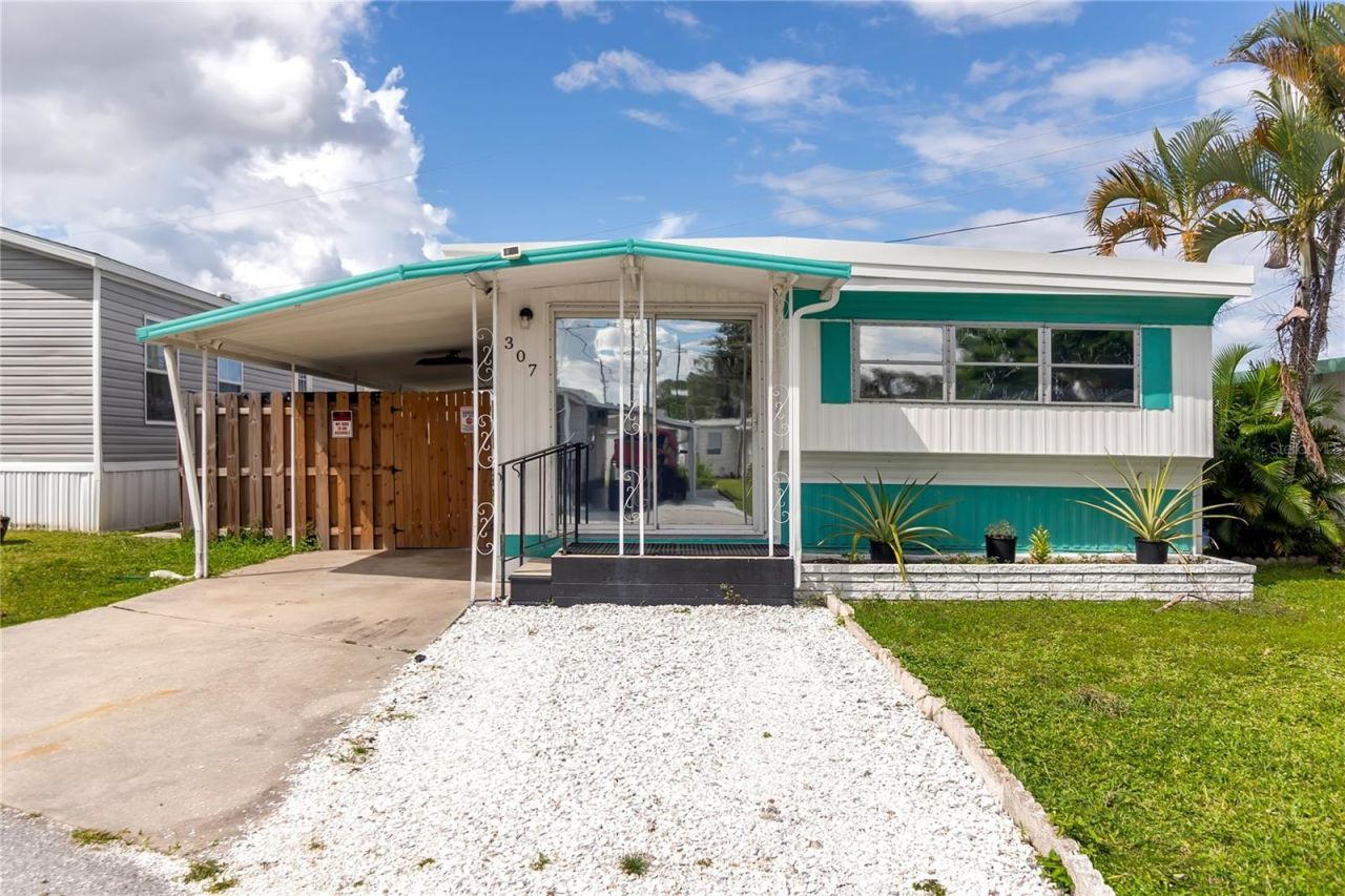 307 52nd Avenue Drive W, Bradenton, FL 34207 Main Photo