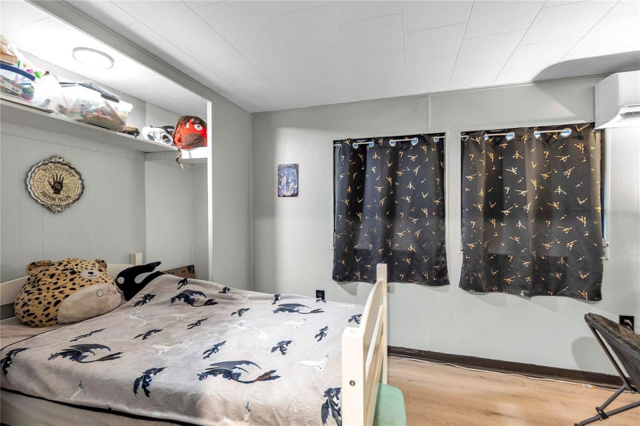 307 52nd Avenue Drive W, Bradenton, FL 34207 Photo