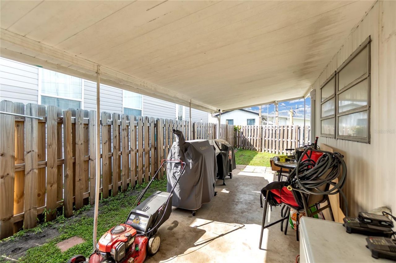 307 52nd Avenue Drive W, Bradenton, FL 34207 Photo