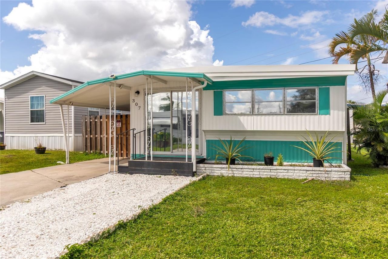 307 52nd Avenue Drive W, Bradenton, FL 34207 Photo