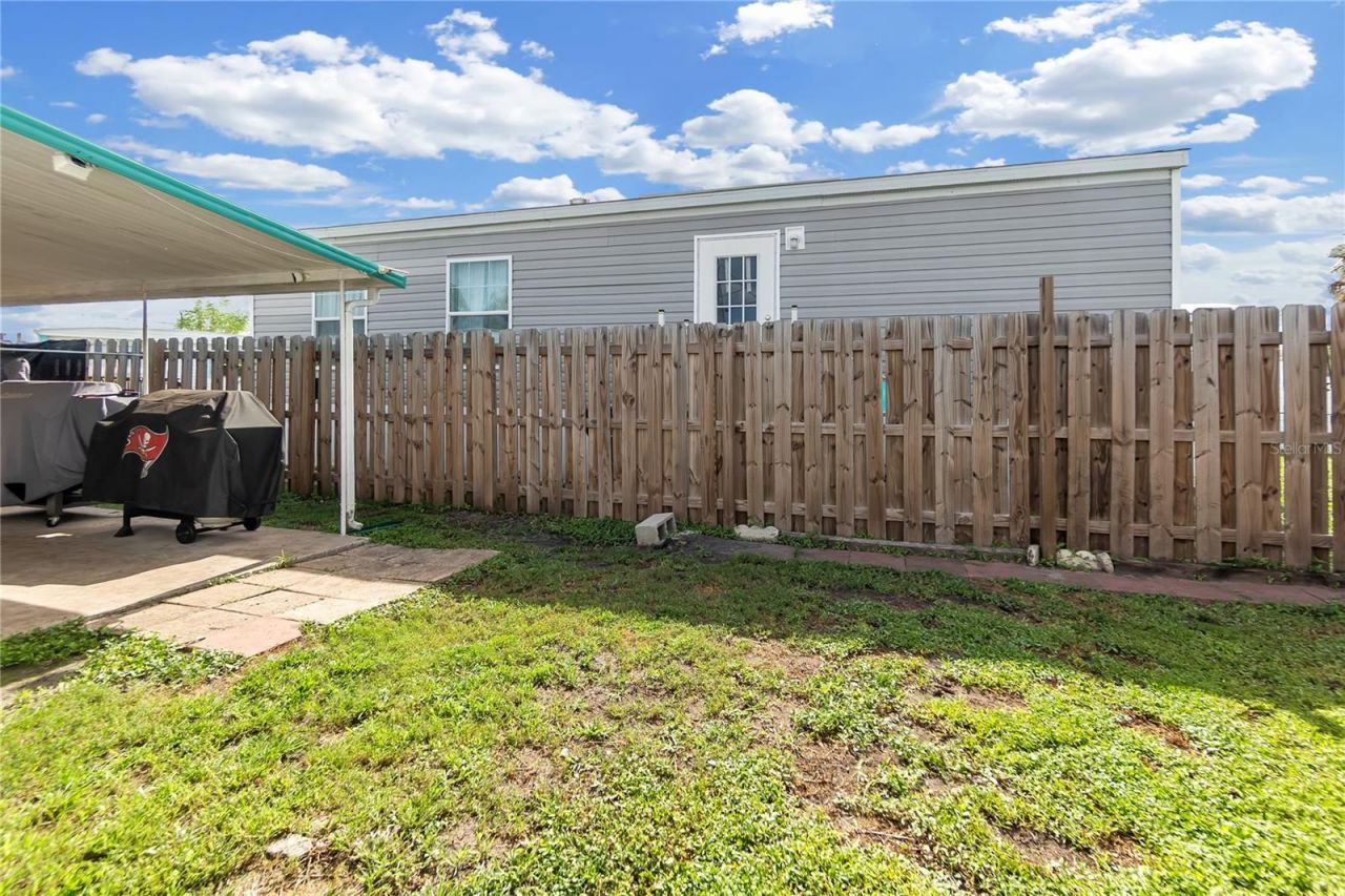 307 52nd Avenue Drive W, Bradenton, FL 34207 Photo