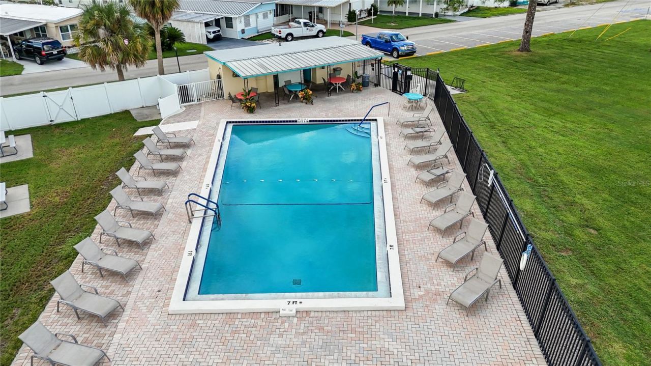 307 52nd Avenue Drive W, Bradenton, FL 34207 Photo