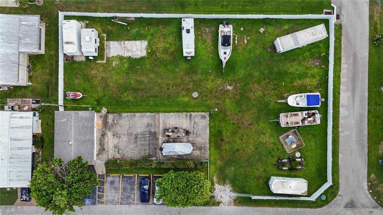 307 52nd Avenue Drive W, Bradenton, FL 34207 Photo