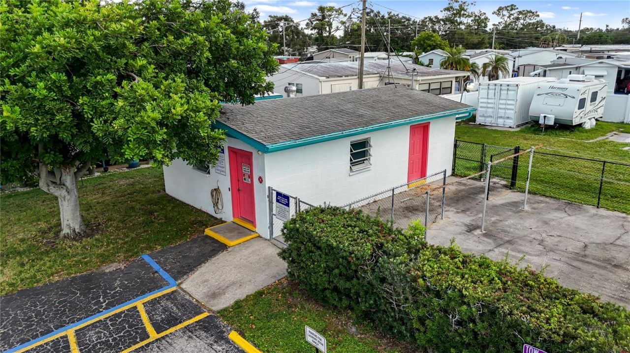 307 52nd Avenue Drive W, Bradenton, FL 34207 Photo