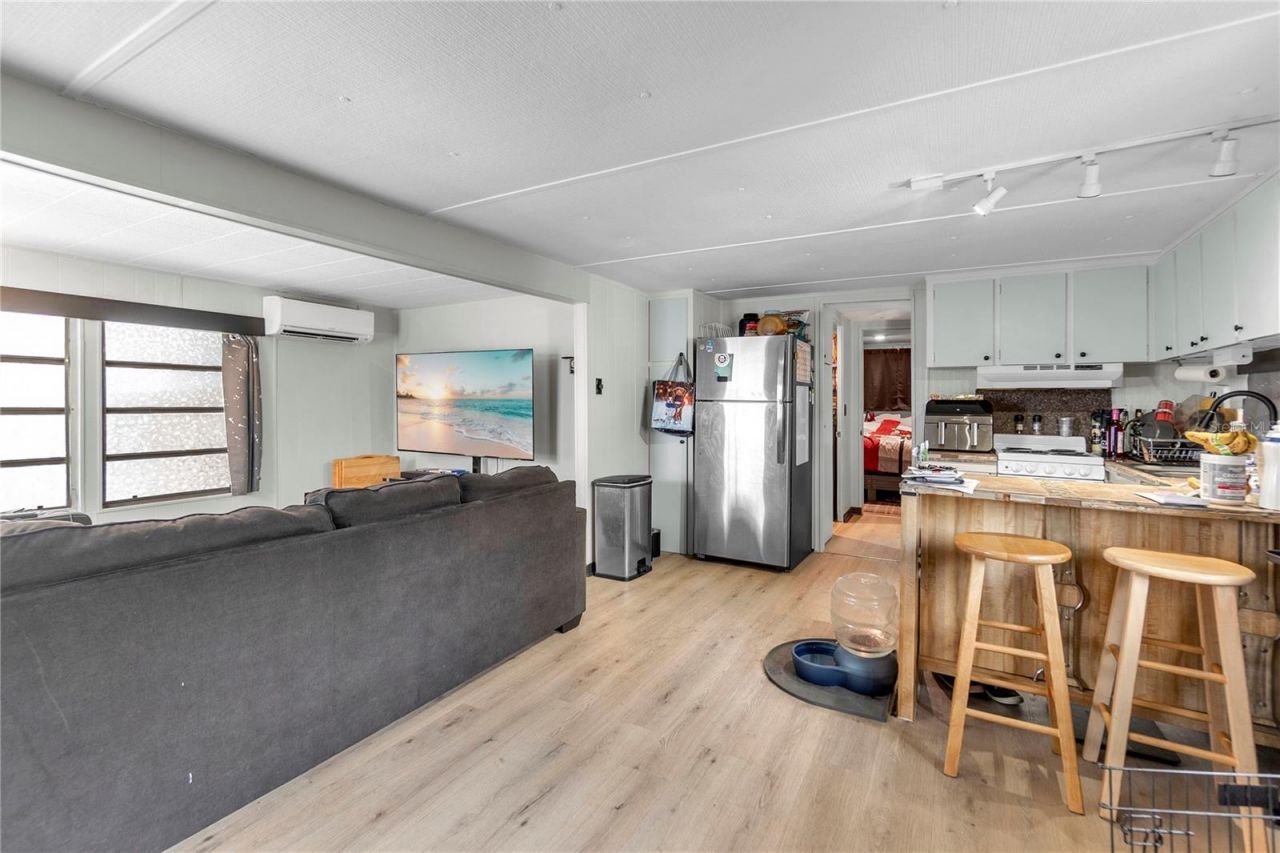 307 52nd Avenue Drive W, Bradenton, FL 34207 Photo