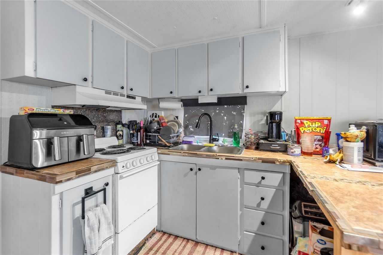 307 52nd Avenue Drive W, Bradenton, FL 34207 Photo