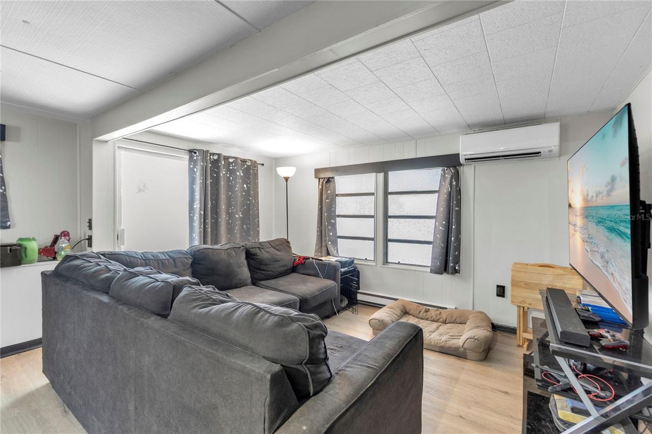 307 52nd Avenue Drive W, Bradenton, FL 34207 Photo