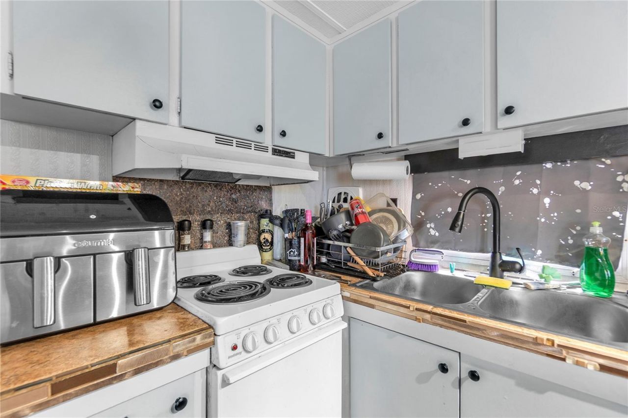 307 52nd Avenue Drive W, Bradenton, FL 34207 Photo