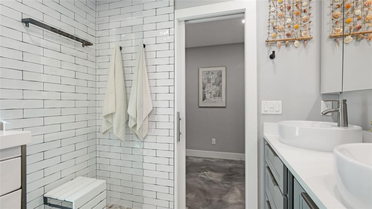 2713 Avenue C, Holmes Beach, FL 34217 Photo