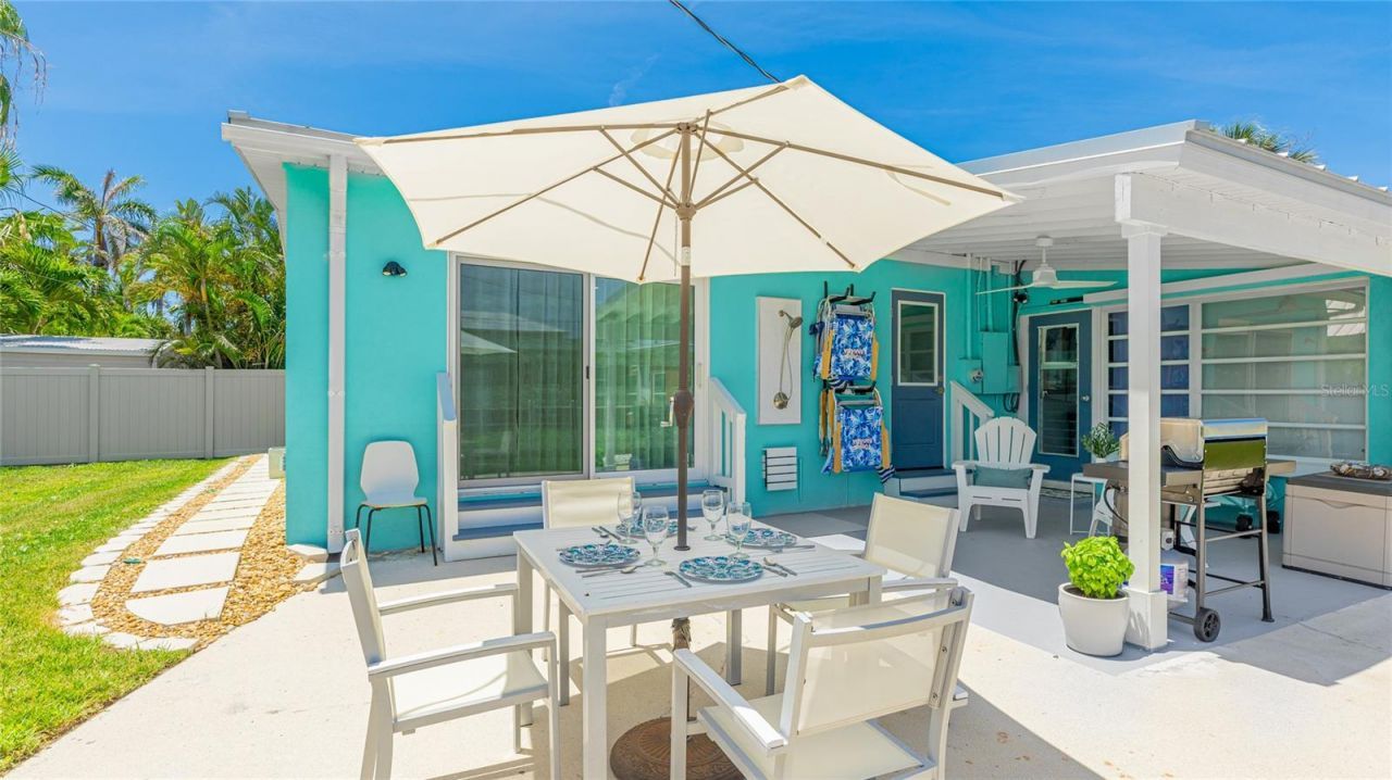 2713 Avenue C, Holmes Beach, FL 34217 Photo