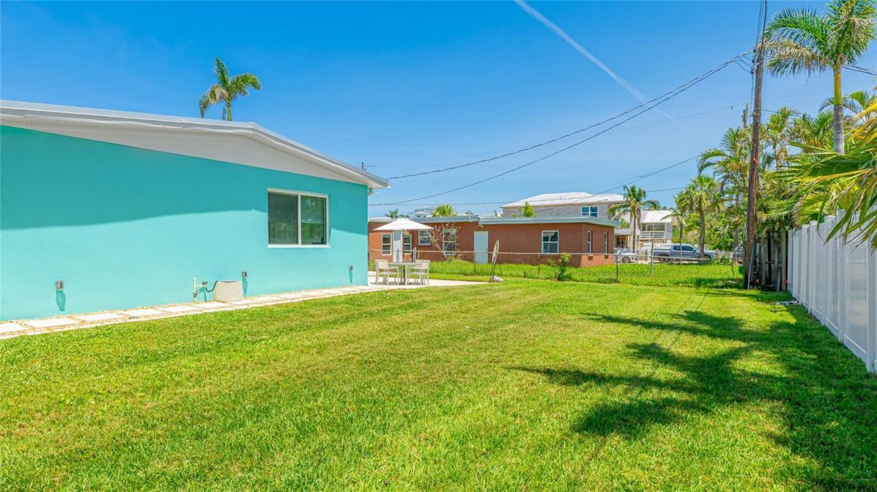 2713 Avenue C, Holmes Beach, FL 34217 Photo