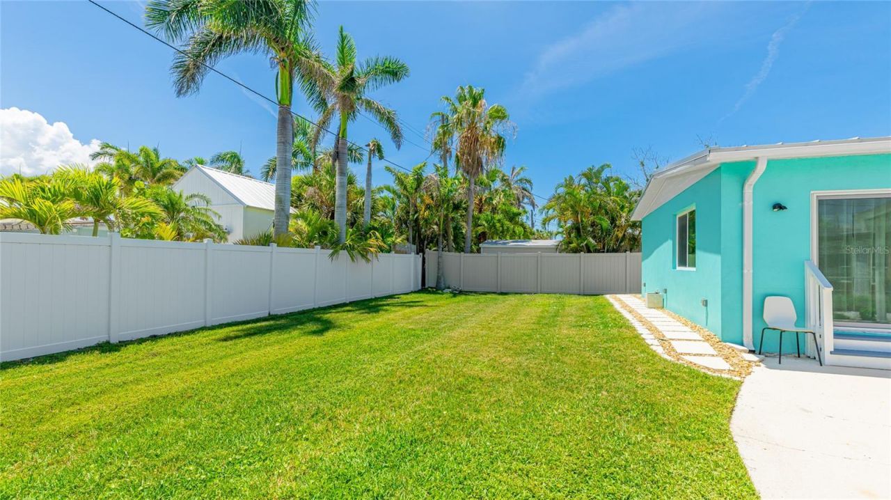 2713 Avenue C, Holmes Beach, FL 34217 Photo