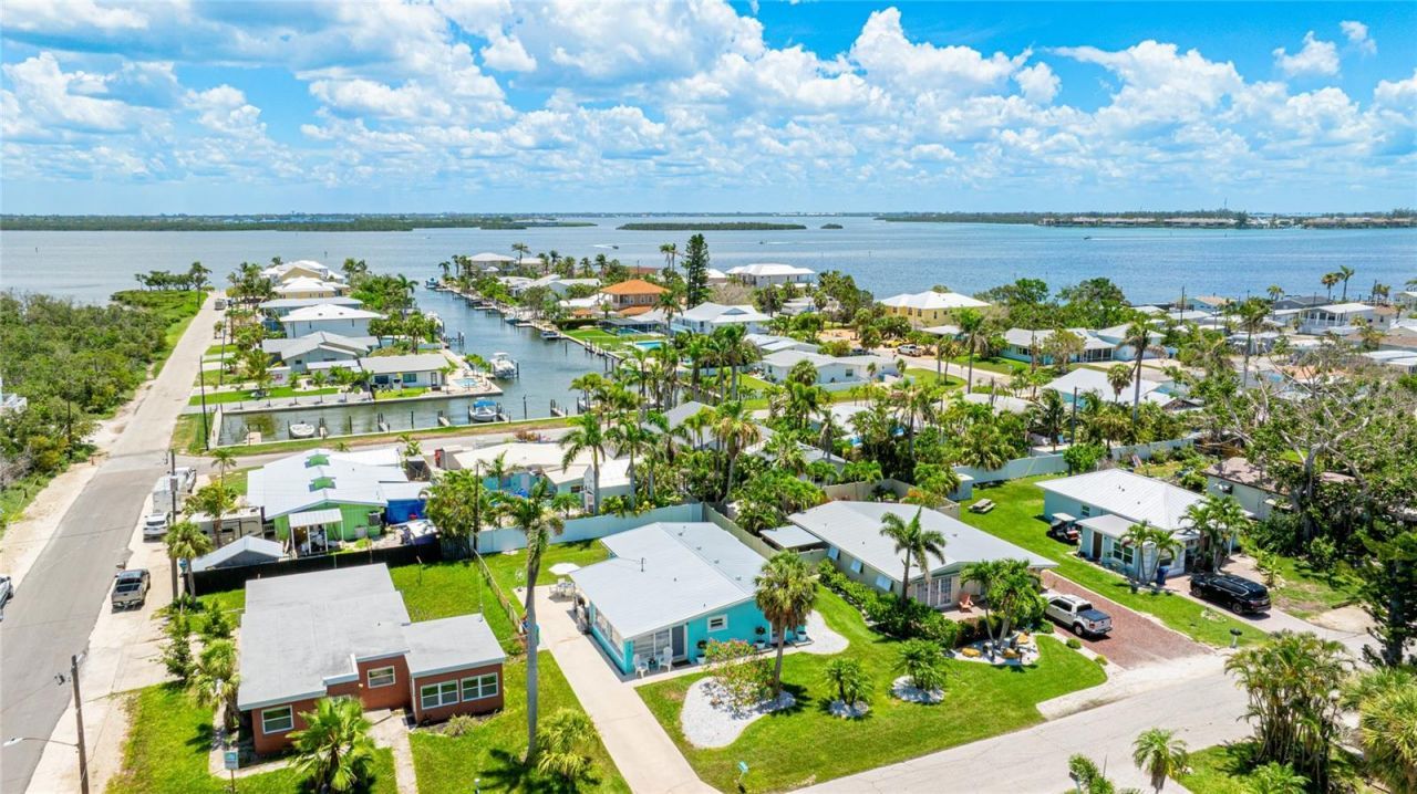 2713 Avenue C, Holmes Beach, FL 34217 Photo