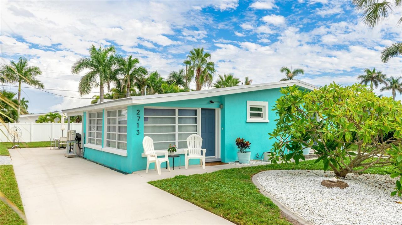 2713 Avenue C, Holmes Beach, FL 34217 Photo