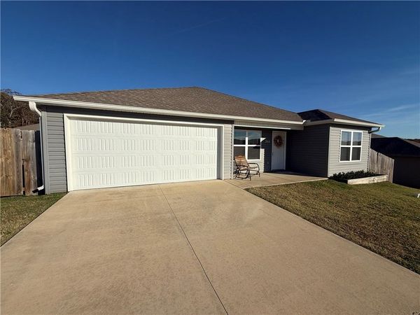 366 Evans Street , Huntsville, AR 72740