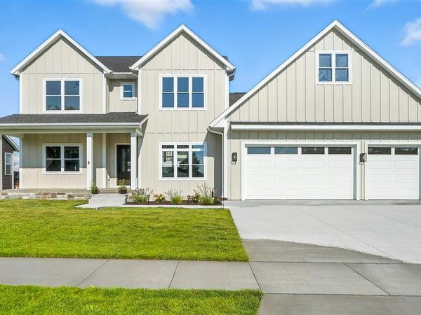 1700 Green Oak Pass, Tiffin, IA 52340