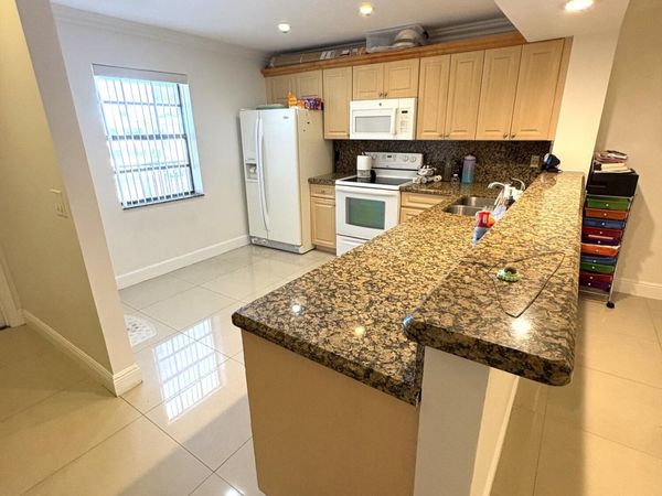 1400 NW 45th Street, Unit B7, Deerfield Beach, FL 33064