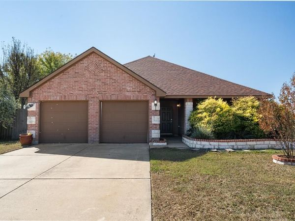 231 Saddlebrook Lane, Waxahachie, TX 75165
