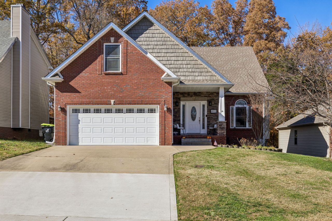 492 Parkvue Village Way, Clarksville, TN 37043 Main Photo