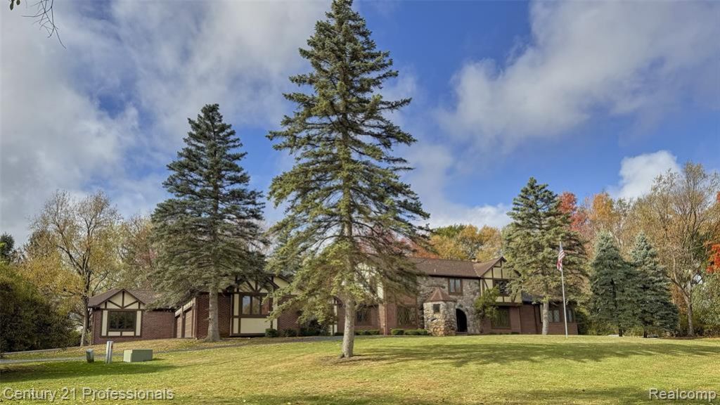 303 E Snell Road, Rochester, MI 48306 Main Photo