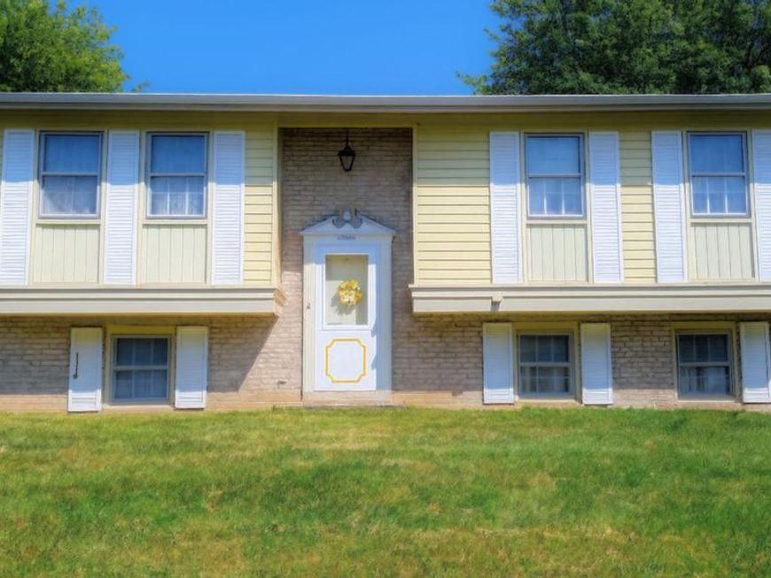 257 Longfellow Drive, Lancaster, PA 17602 Main Photo