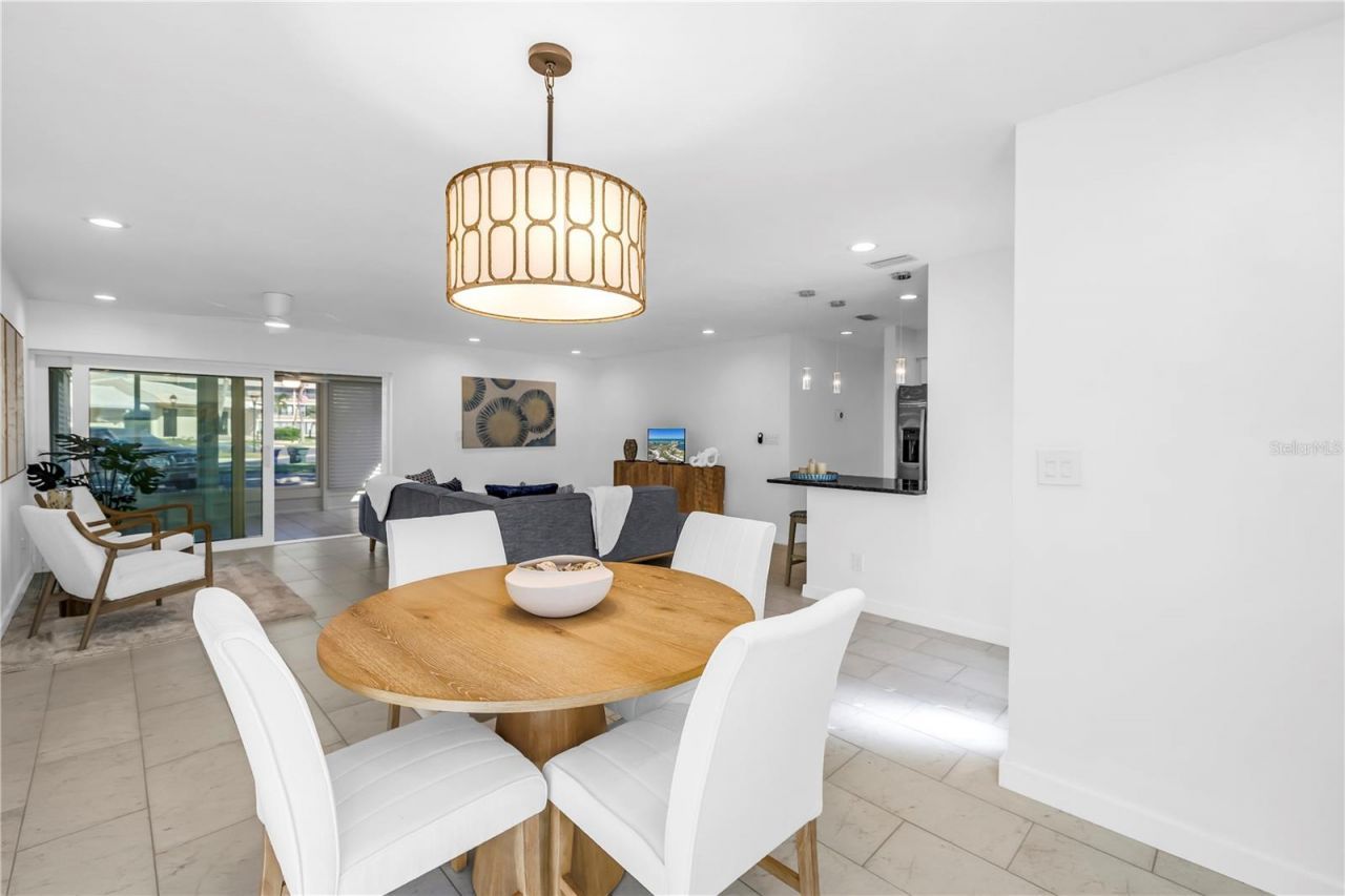 111 Whispering Sands Circle, Unit V38, Sarasota, FL 34242 Photo
