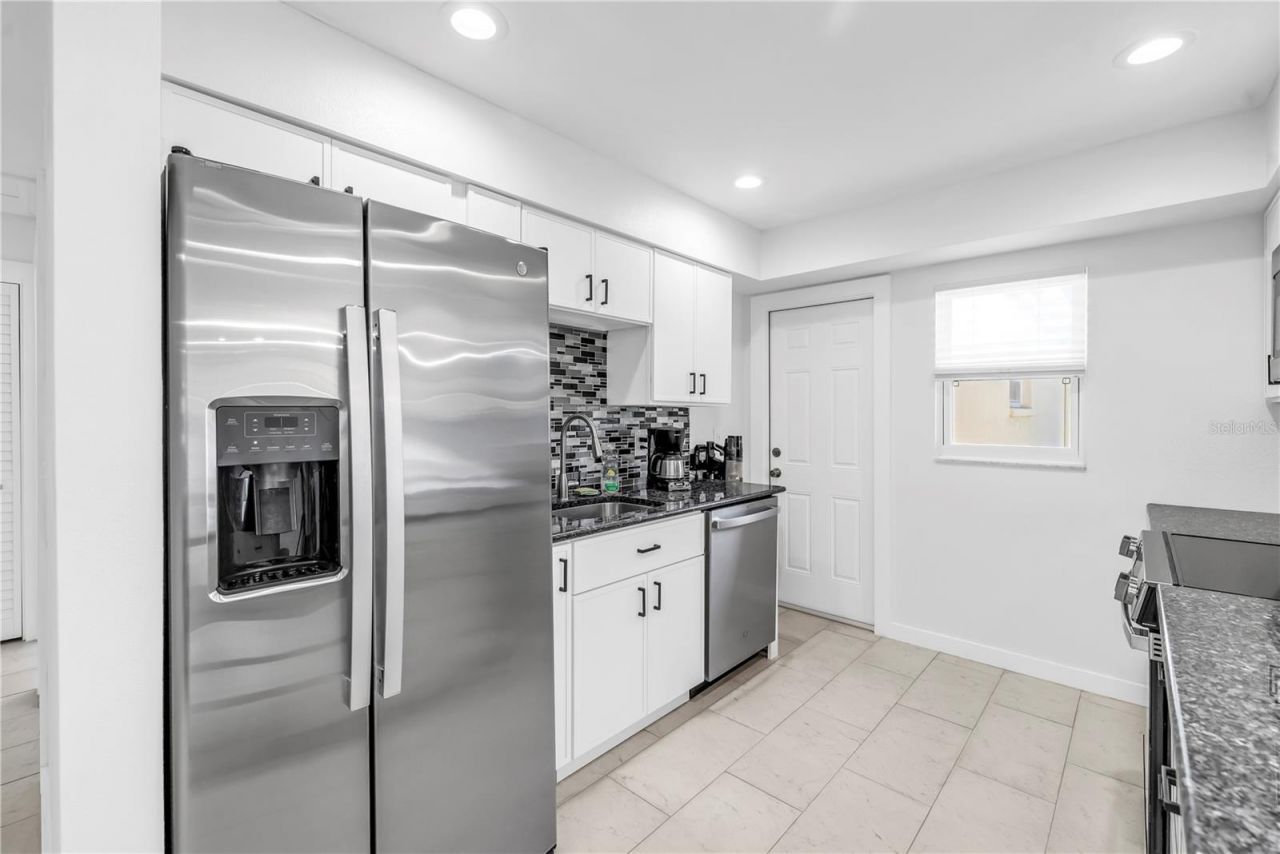 111 Whispering Sands Circle, Unit V38, Sarasota, FL 34242 Photo